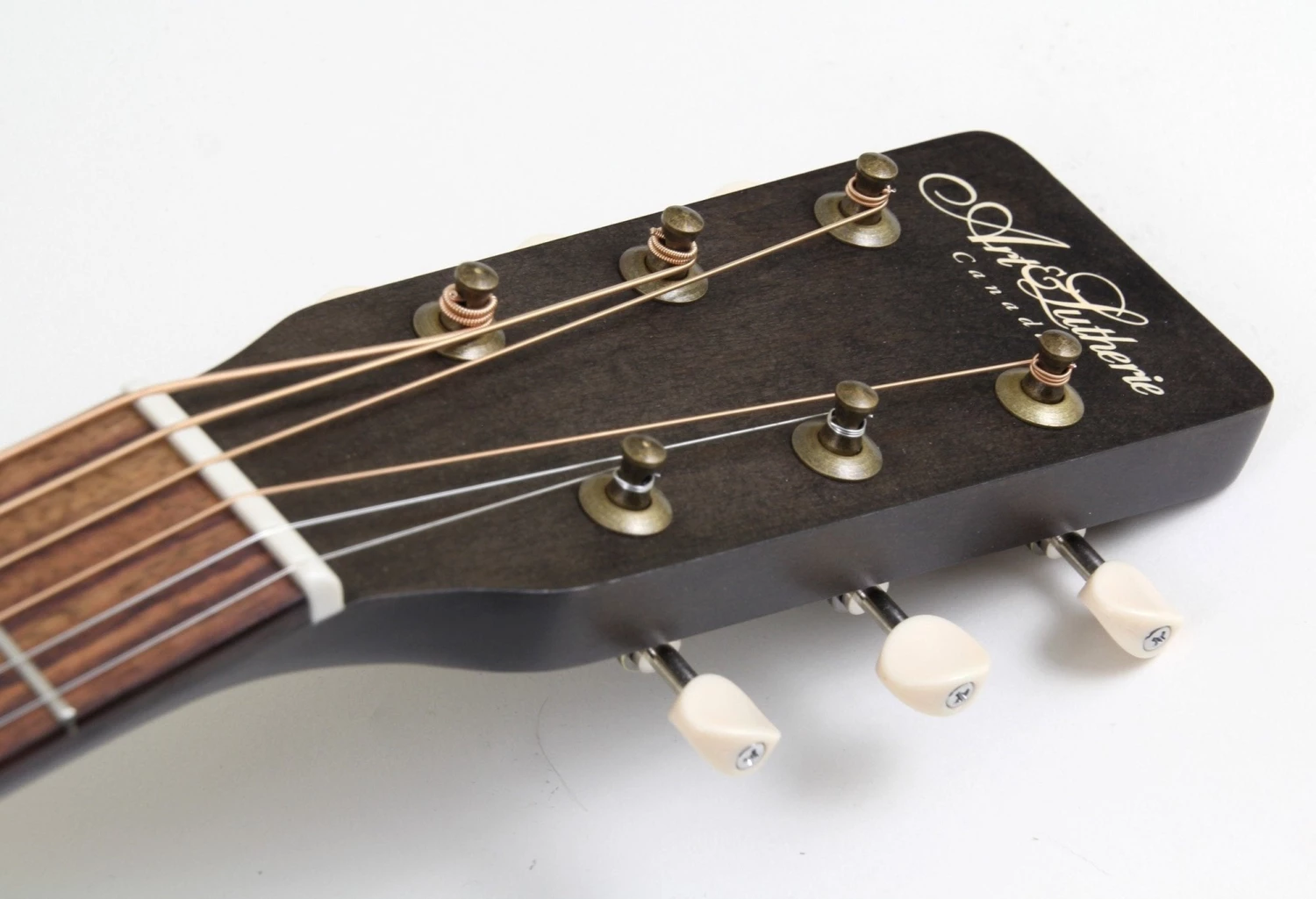 Art & Lutherie Americana Dreadnought Acoustic Electric Guitar | Faded Black 9 Art & Lutherie Americana Dreadnought Acoustic Electric Guitar | Faded Black