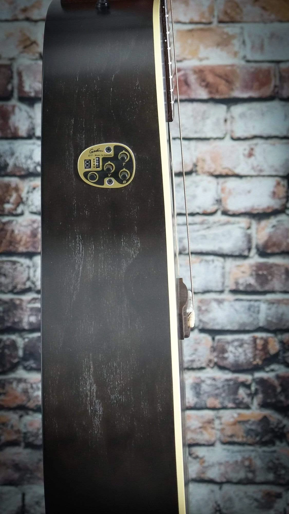 Art & Lutherie Americana Dreadnought Acoustic Electric Guitar | Faded Black 11 Art & Lutherie Americana Dreadnought Acoustic Electric Guitar | Faded Black