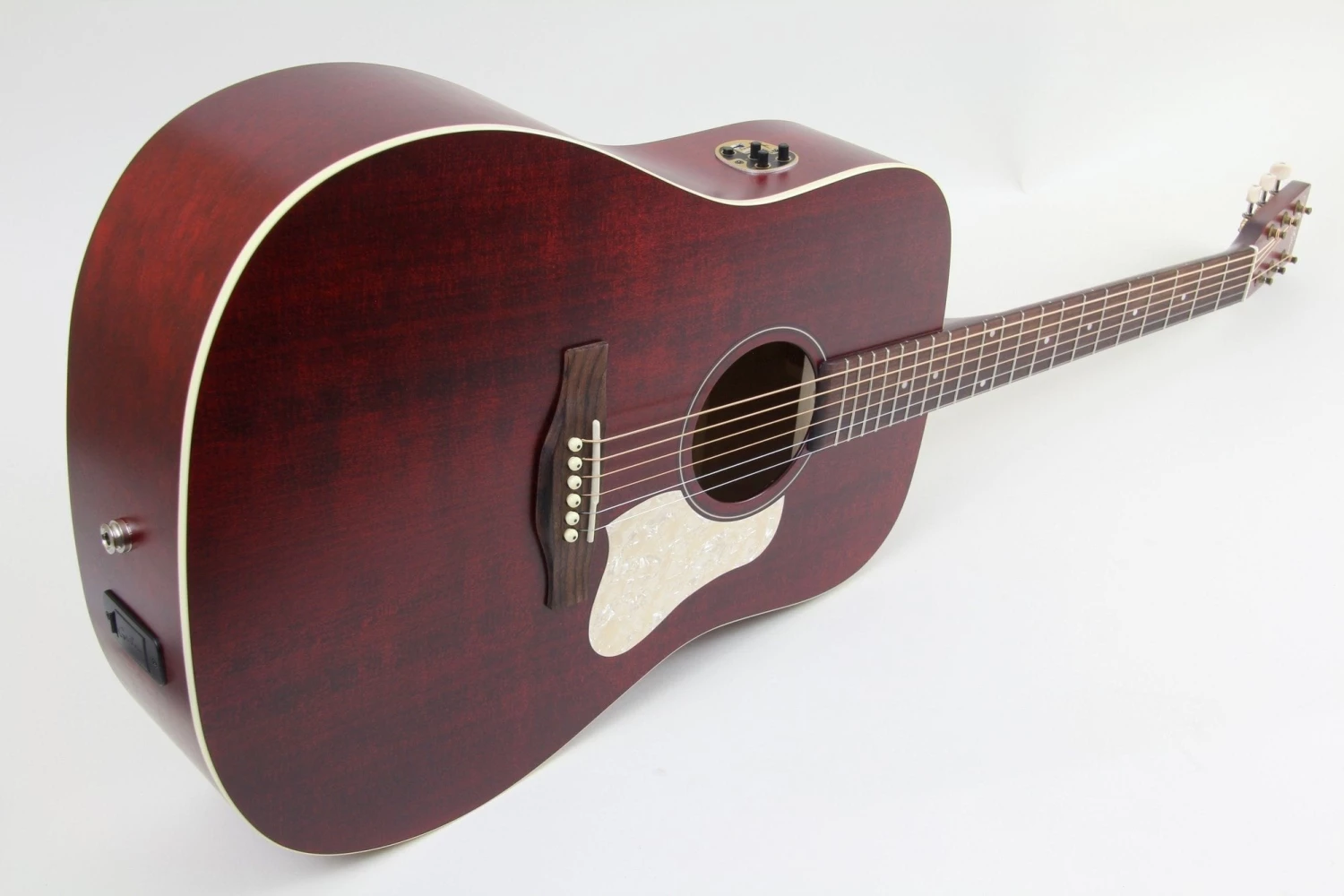 Art & Lutherie Americana Acoustic Electric Guitar | Tennessee Red 3 Art & Lutherie Americana Acoustic Electric Guitar | Tennessee Red