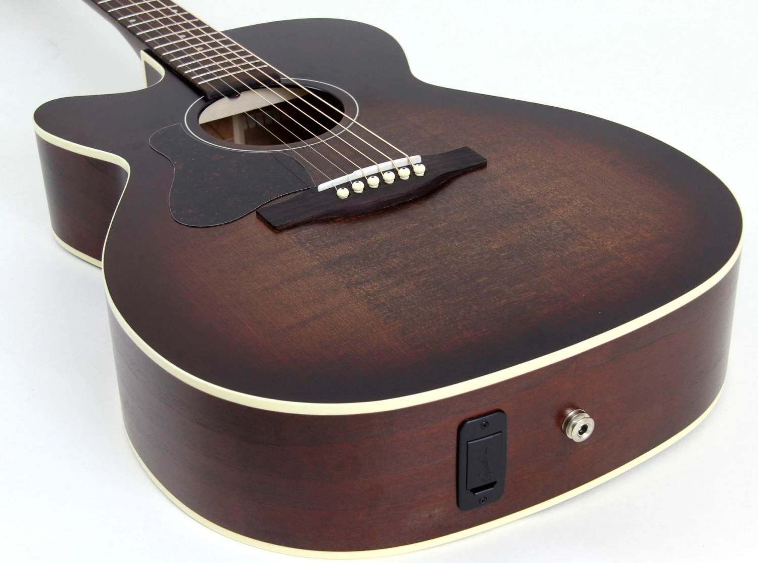 Art & Lutherie Legacy CW Left-Handed | Bourbon Burst 10 Art & Lutherie Legacy CW Left-Handed | Bourbon Burst