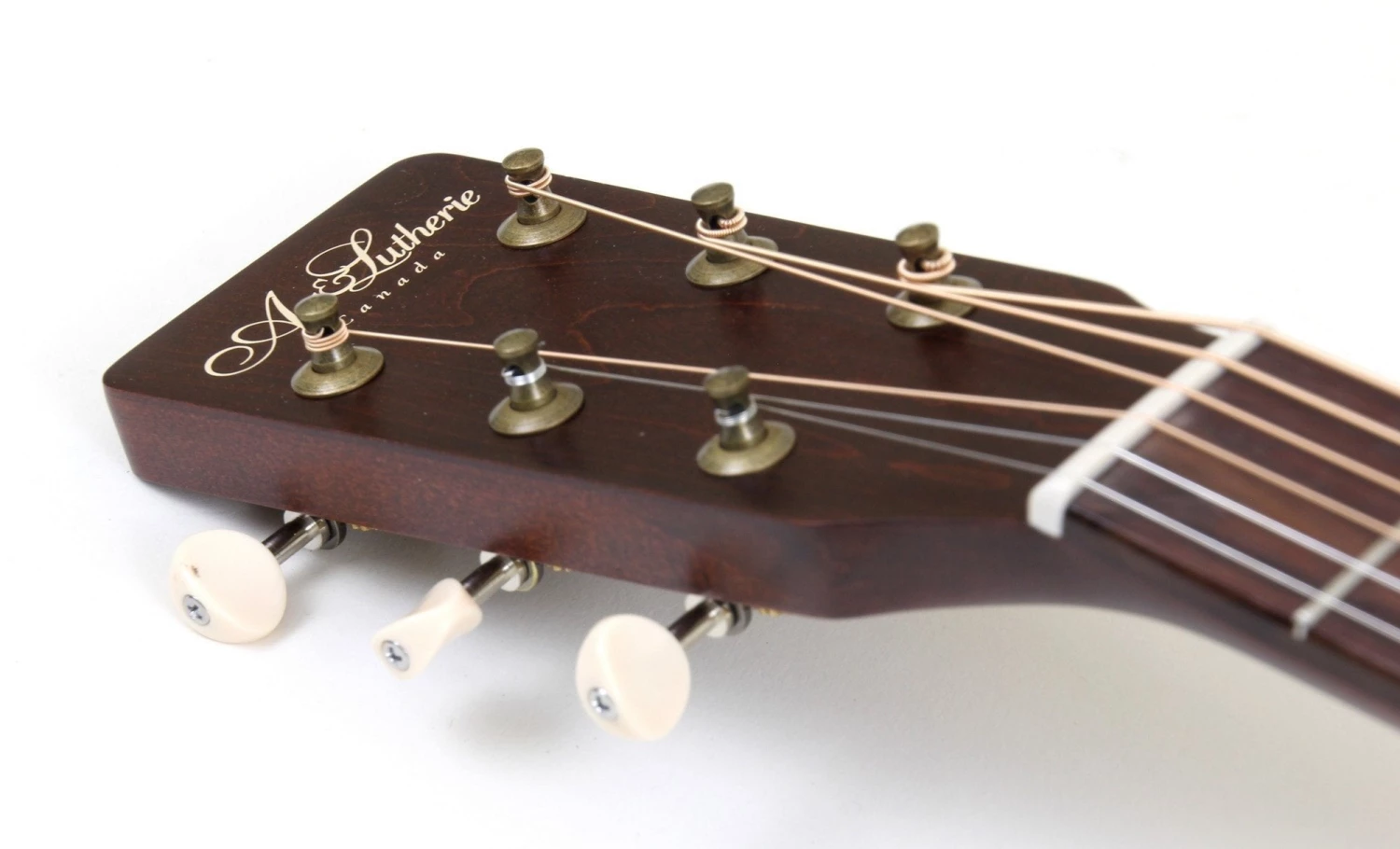 Art & Lutherie Legacy CW Left-Handed | Bourbon Burst 11 Art & Lutherie Legacy CW Left-Handed | Bourbon Burst