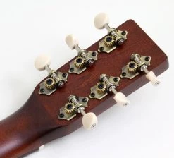 Art & Lutherie Roadhouse Parlor Guitar | Faded Cream