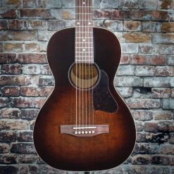 Art & Lutherie Roadhouse Parlor Acoustic Guitar | Bourbon Burst W/ Bag