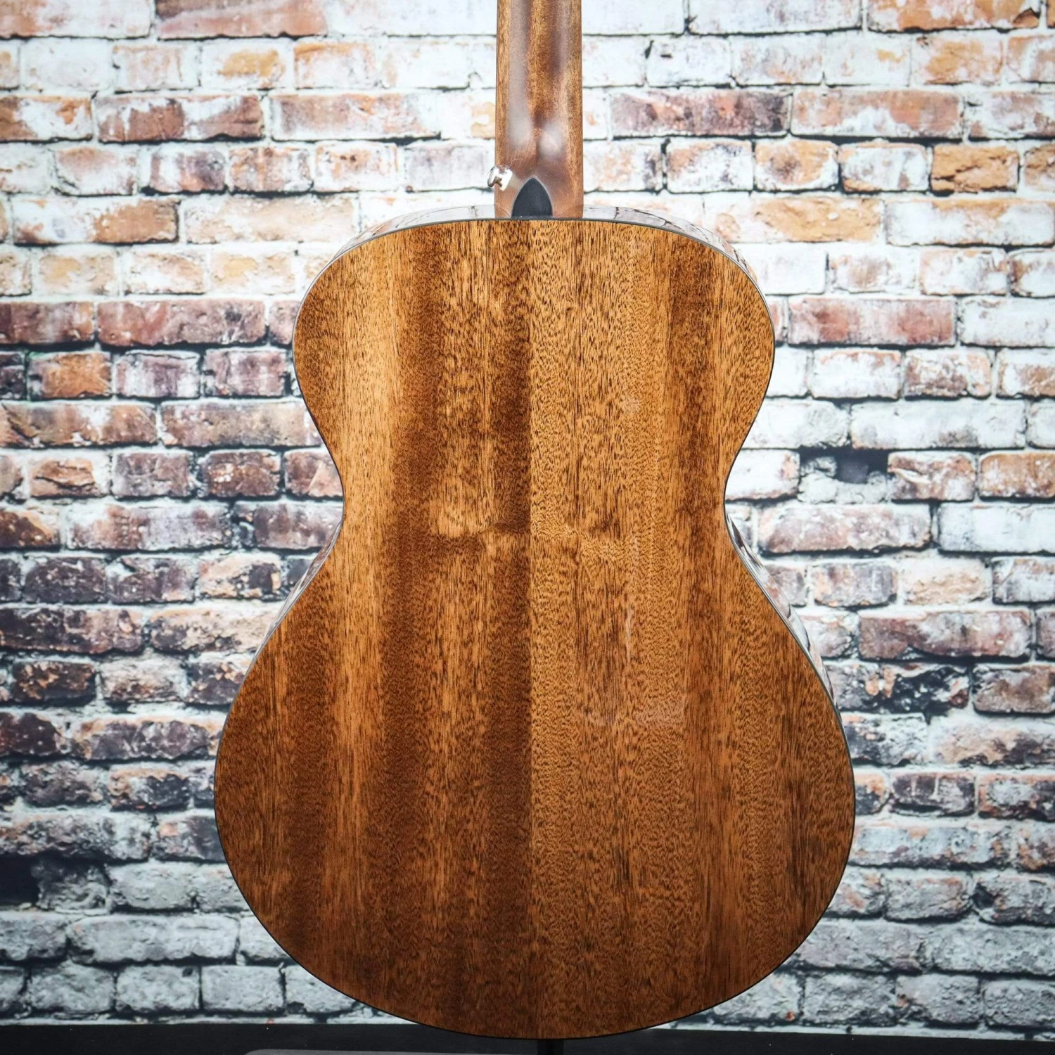 Breedlove Discovery Concert Acoustic Guitar | Natural 6 Breedlove Discovery Concert Acoustic Guitar | Natural