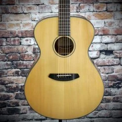 Breedlove Discovery Concerto Guitar