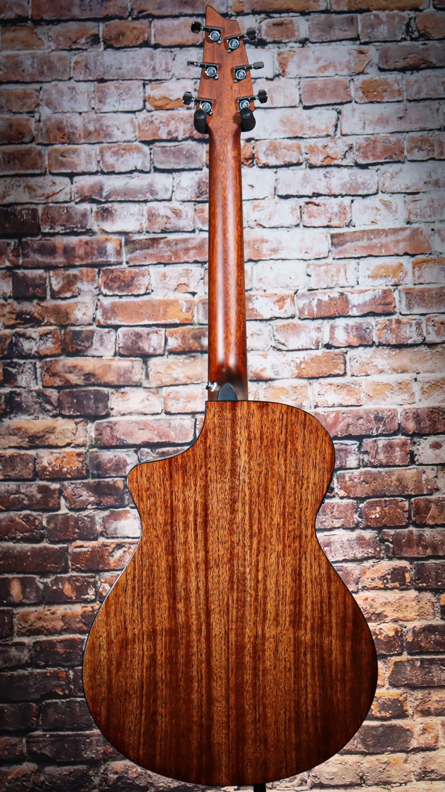 Breedlove Discovery S Concert Edgeburst CE | Red Cedar - African Mahogany 6 Breedlove Discovery S Concert Edgeburst CE | Red Cedar - African Mahogany