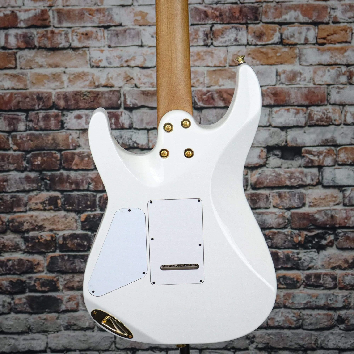 Charvel Pro-Mod DK24 HSS 2PT CM Guitar | Snow White 5 Charvel Pro-Mod DK24 HSS 2PT CM Guitar | Snow White