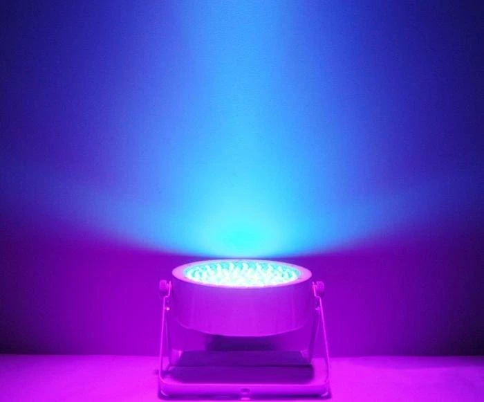 Used Light Fixtures Chauvet EZpar 64 RGBA | Battery Powered Rechargeable LED Wash Light | Black 7 Used Light Fixtures Chauvet EZpar 64 RGBA | Battery Powered Rechargeable LED Wash Light | Black