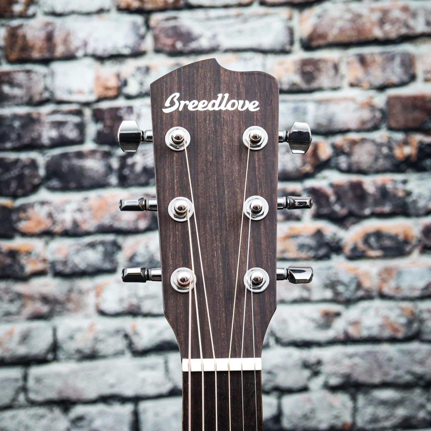 Breedlove Discovery Concertina Sunburst CE Sitka-Mahogany 7 Breedlove Discovery Concertina Sunburst CE Sitka-Mahogany