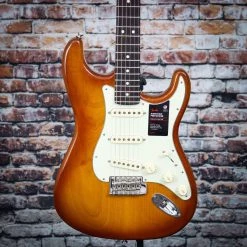Fender American Performer Stratocaster SSS | Honey Burst Guitar