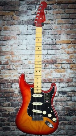 Fender American Ultra LUXE Stratocaster | Plasma Red Burst