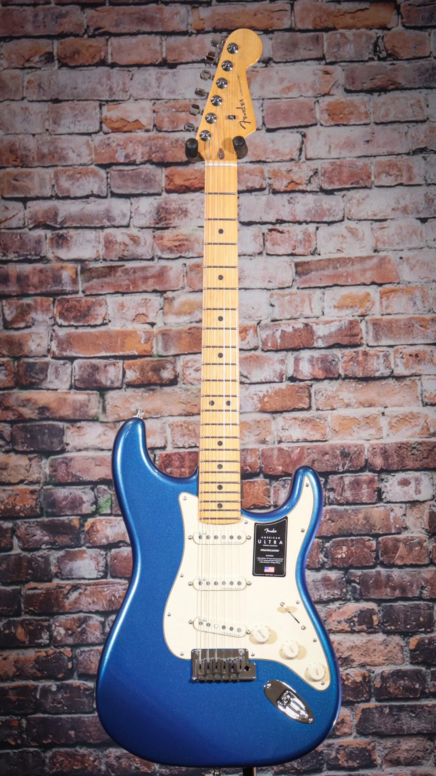 Fender American Ultra Stratocaster, Cobra Blue 5 Fender American Ultra Stratocaster, Cobra Blue