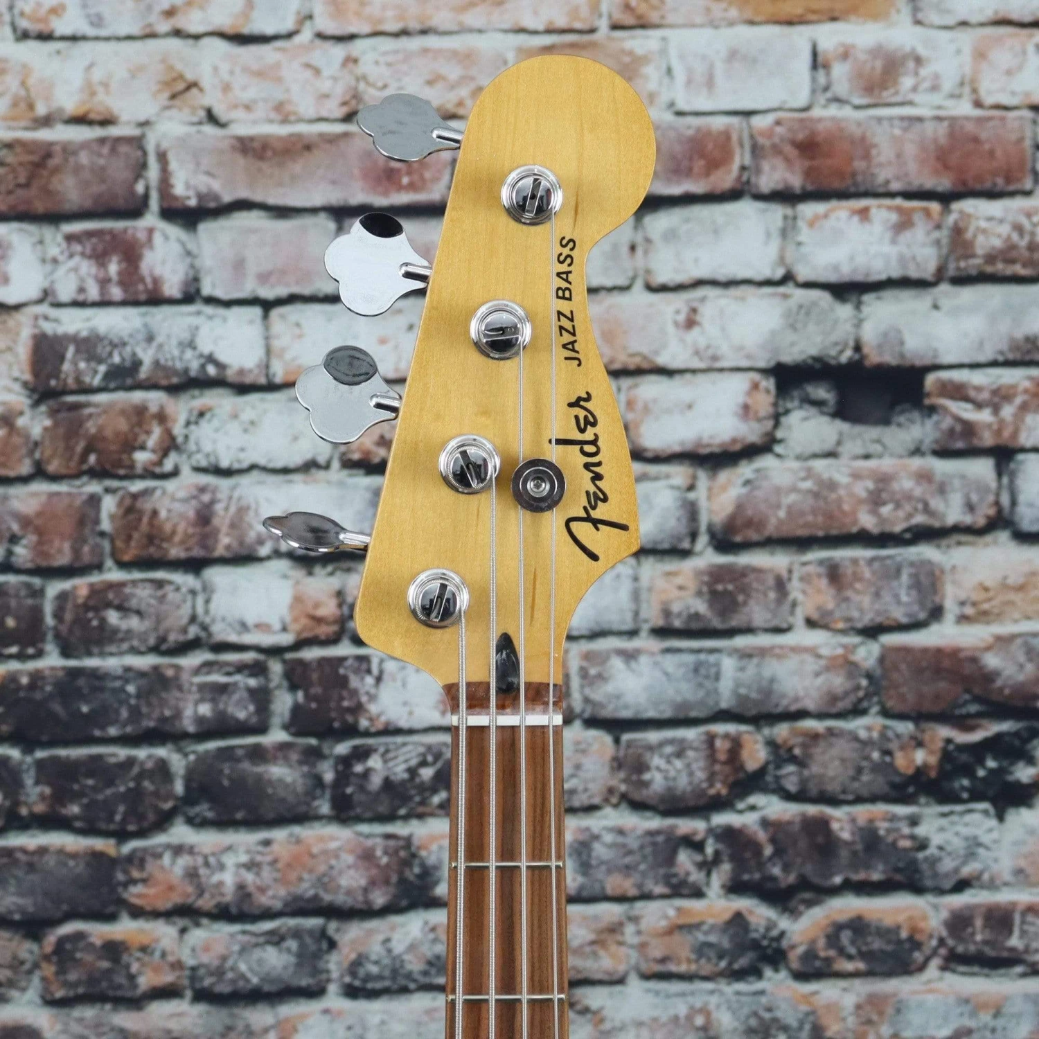 Fender Player Plus Active Jazz Bass | 3-Tone Sunburst 8 Fender Player Plus Active Jazz Bass | 3-Tone Sunburst