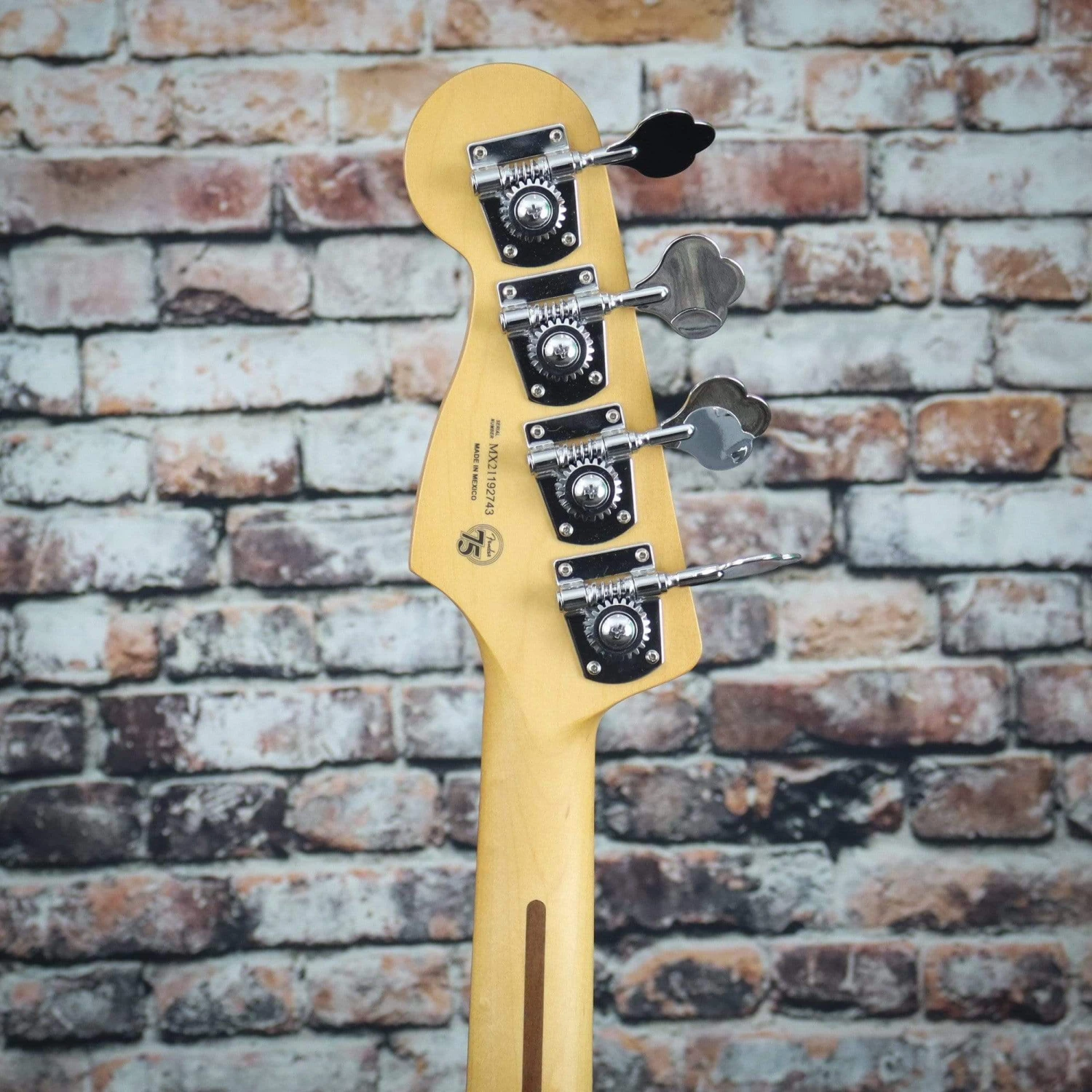 Fender Player Plus Active Jazz Bass | 3-Tone Sunburst 7 Fender Player Plus Active Jazz Bass | 3-Tone Sunburst