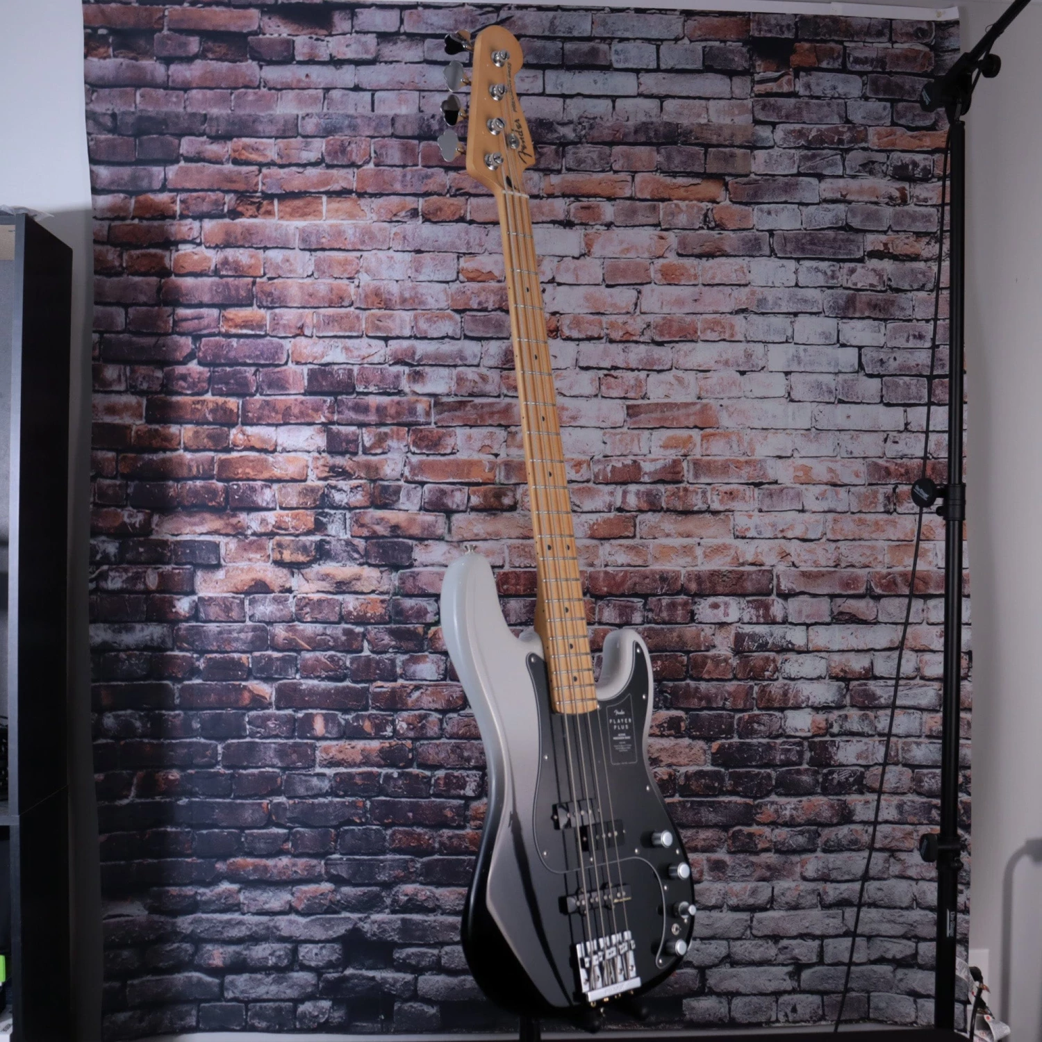 Fender Player Plus Precision Bass | Silver Smoke Guitar 9 Fender Player Plus Precision Bass | Silver Smoke Guitar