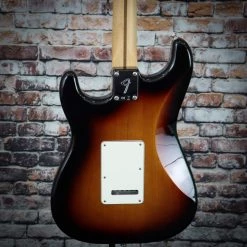 Fender Player Stratocaster 3-Tone Sunburst Guitar 8 Fender Player Stratocaster 3-Tone Sunburst Guitar