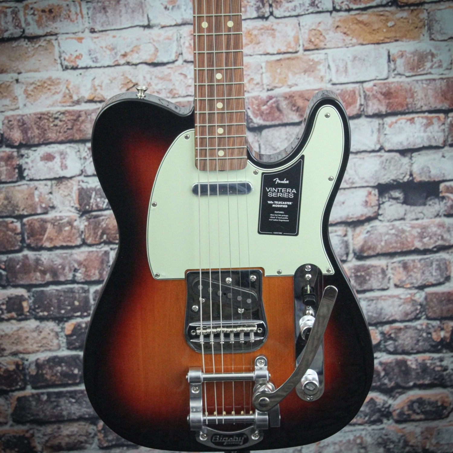 Fender Vintera '60s Telecaster Bigsby | 3-Color Sunburst Guitar 3 Fender Vintera '60s Telecaster Bigsby | 3-Color Sunburst Guitar