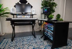 Gator Content Creator Desk Set With Corner Section And Rack Table