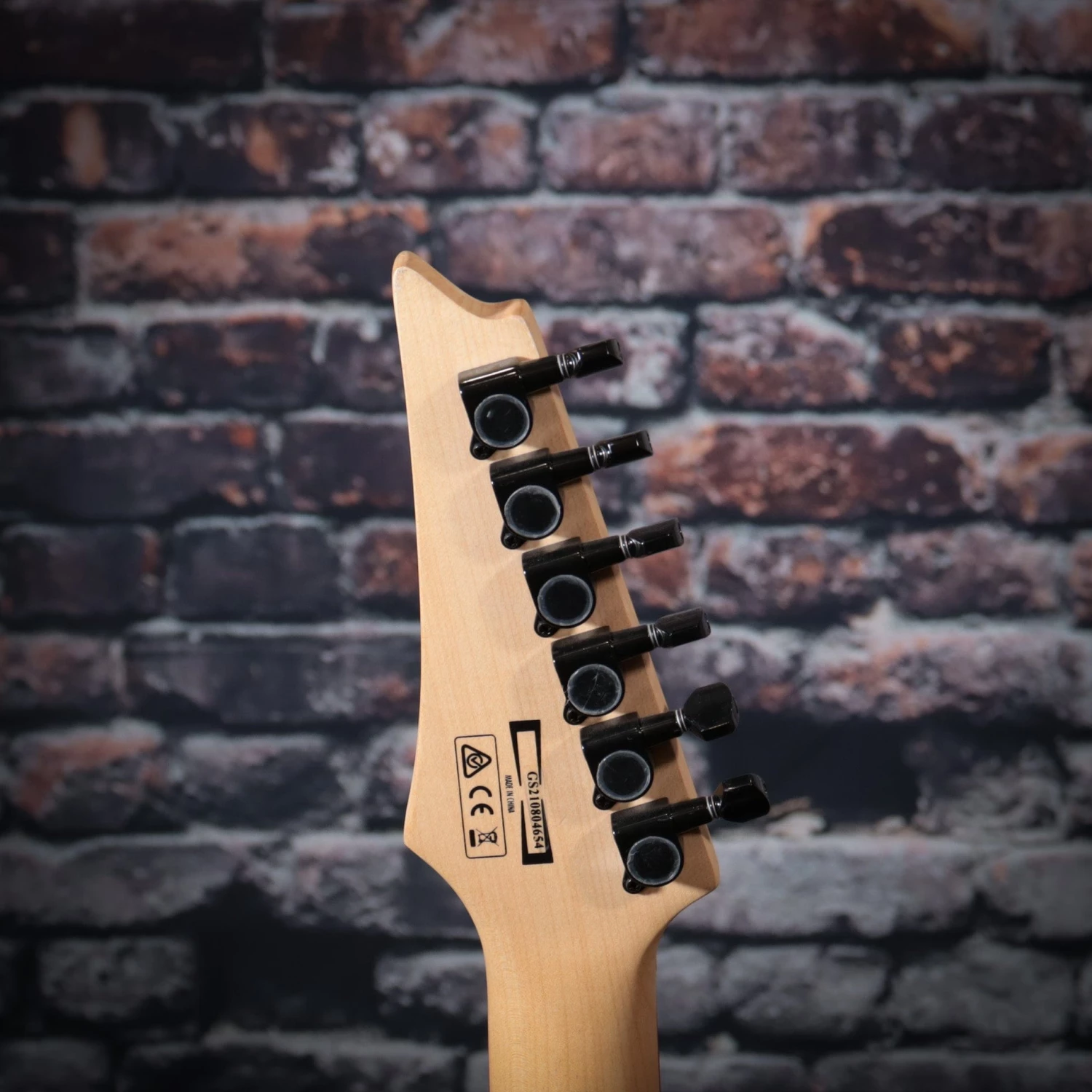 Ibanez GIO Series Electric Guitar - White/Red | GRG131DXWH 8 Ibanez GIO Series Electric Guitar - White/Red | GRG131DXWH