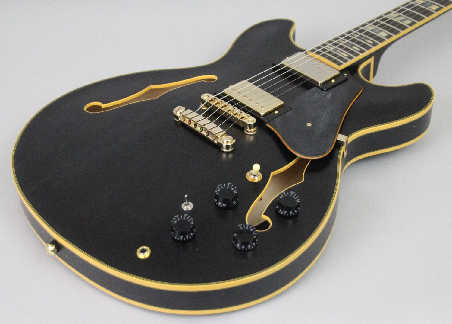 Ibanez JSM20 John Scofield Signature Electric Guitar | Black Low Gloss 3 Ibanez JSM20 John Scofield Signature Electric Guitar | Black Low Gloss