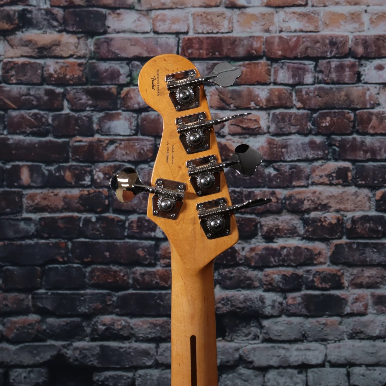 Squier Classic Vibe '70s Jazz Bass V | Natural 9 Squier Classic Vibe '70s Jazz Bass V | Natural