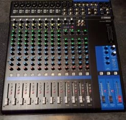 Mixing Consoles Yamaha MG16 16-Channel Pro Audio Mixing Console