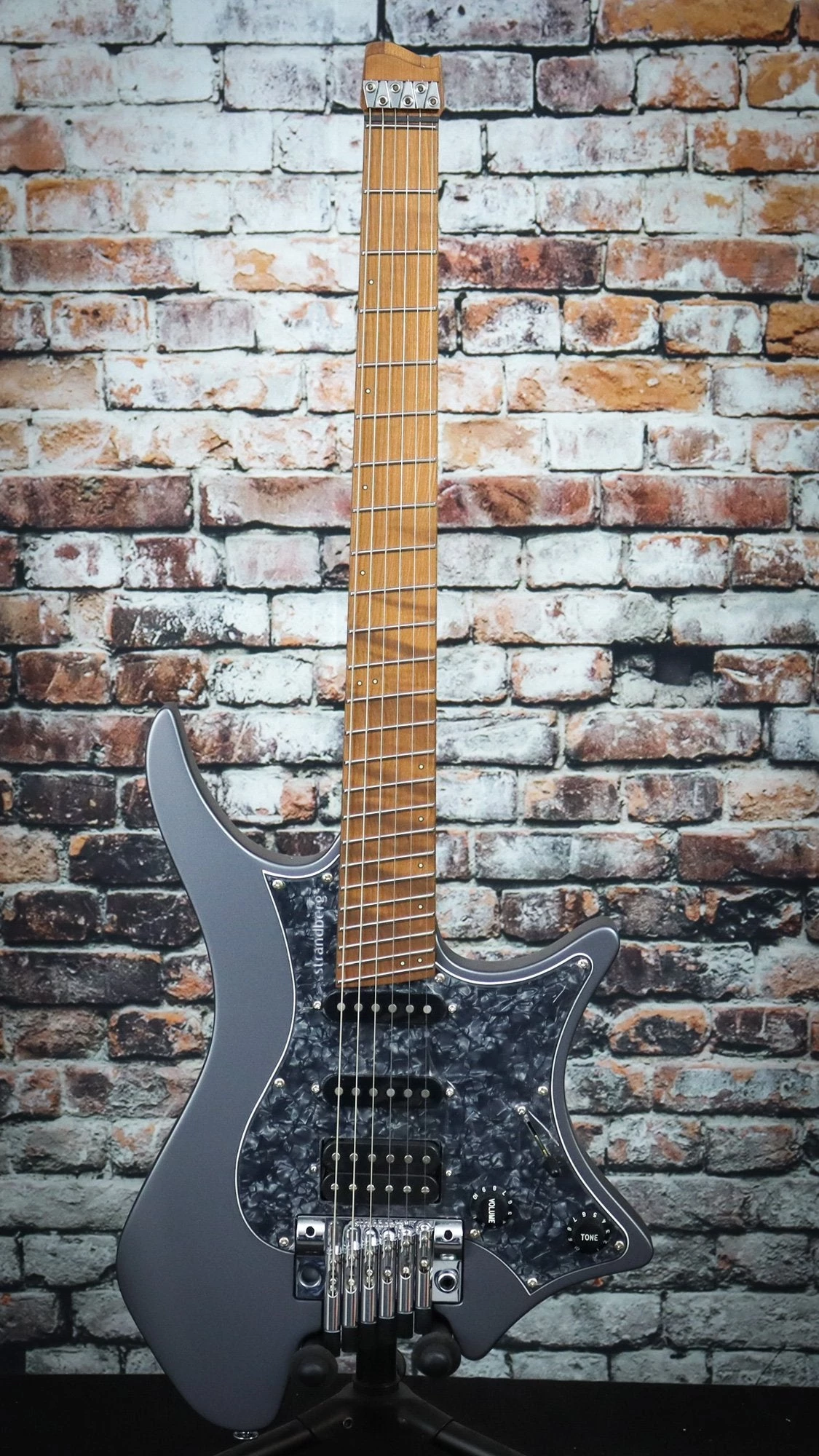 Strandberg Boden Classic 6 Trem Graphite Guitar 4 Strandberg Boden Classic 6 Trem Graphite Guitar