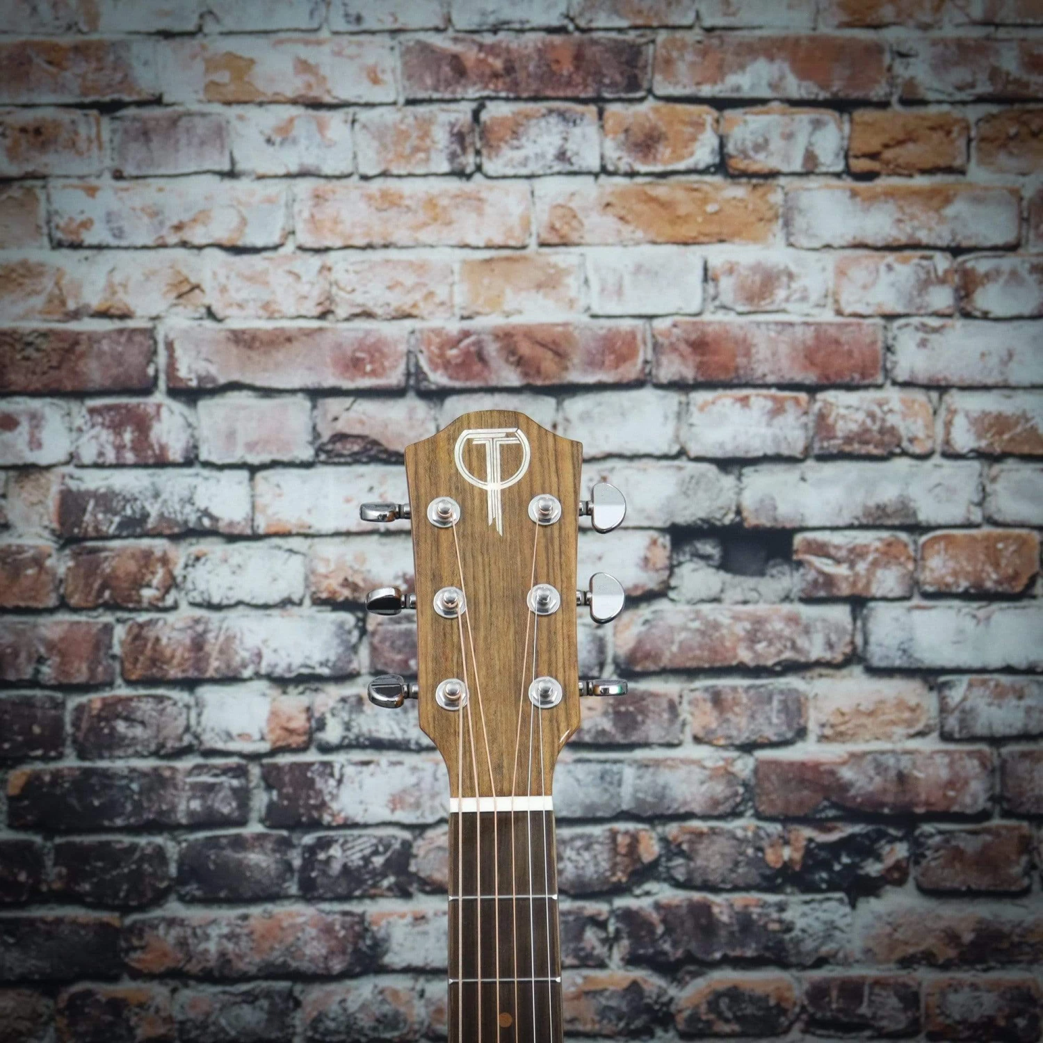 Teton Grand Concert Acoustic Guitar | Solid Spruce/Ovangkol 8 Teton Grand Concert Acoustic Guitar | Solid Spruce/Ovangkol