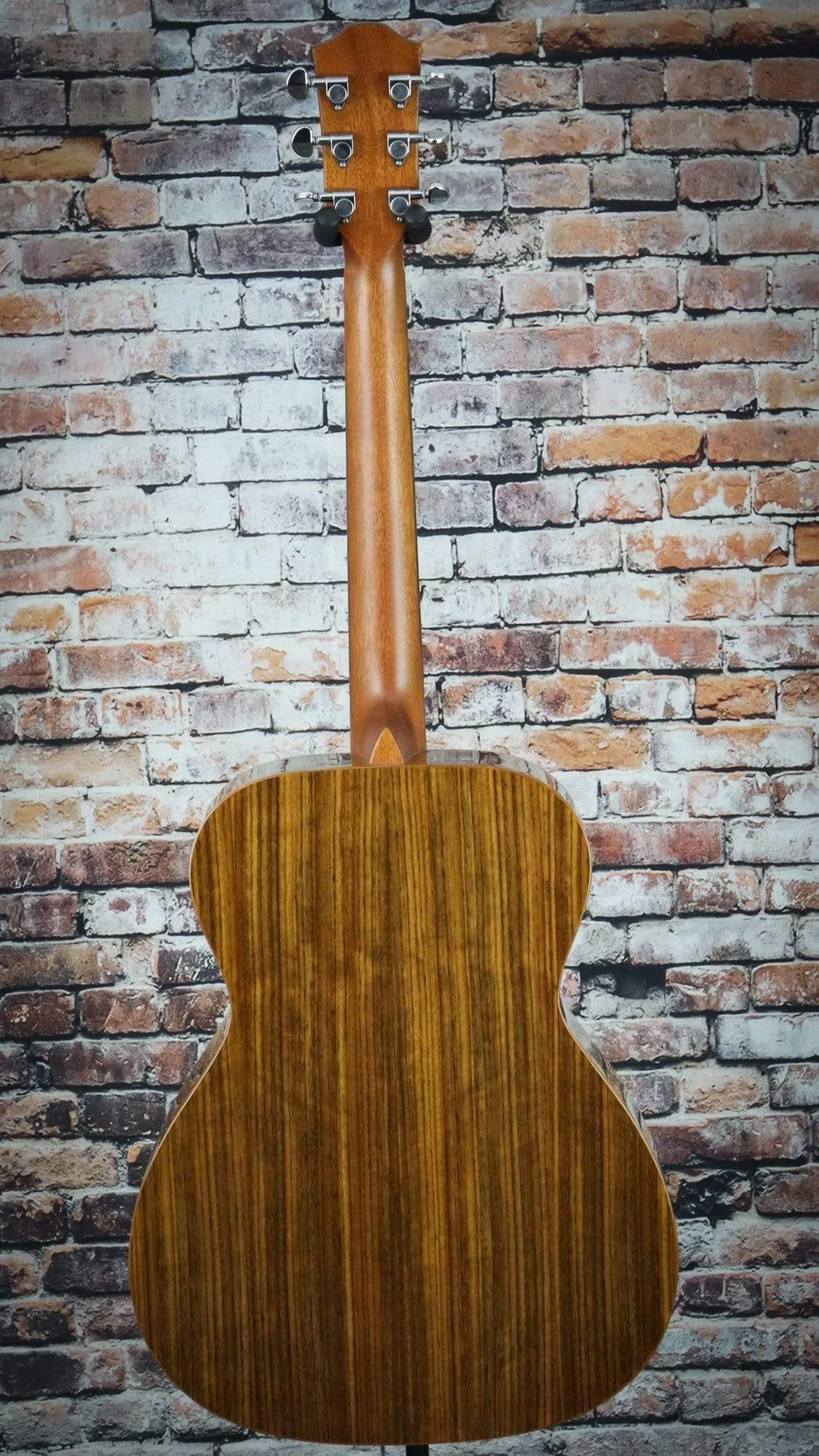 Teton Grand Concert Acoustic Guitar | Solid Spruce/Ovangkol 5 Teton Grand Concert Acoustic Guitar | Solid Spruce/Ovangkol