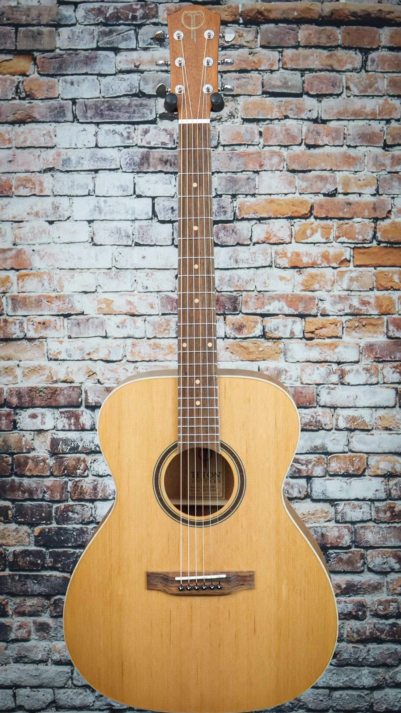 Teton Standard 105 Cedar Grand Concert Guitar 4 Teton Standard 105 Cedar Grand Concert Guitar