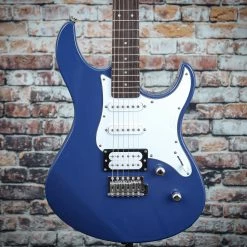 Yamaha PAC112V Pacifica - United Blue Guitar