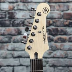 Yamaha PAC112V Pacifica - United Blue Guitar