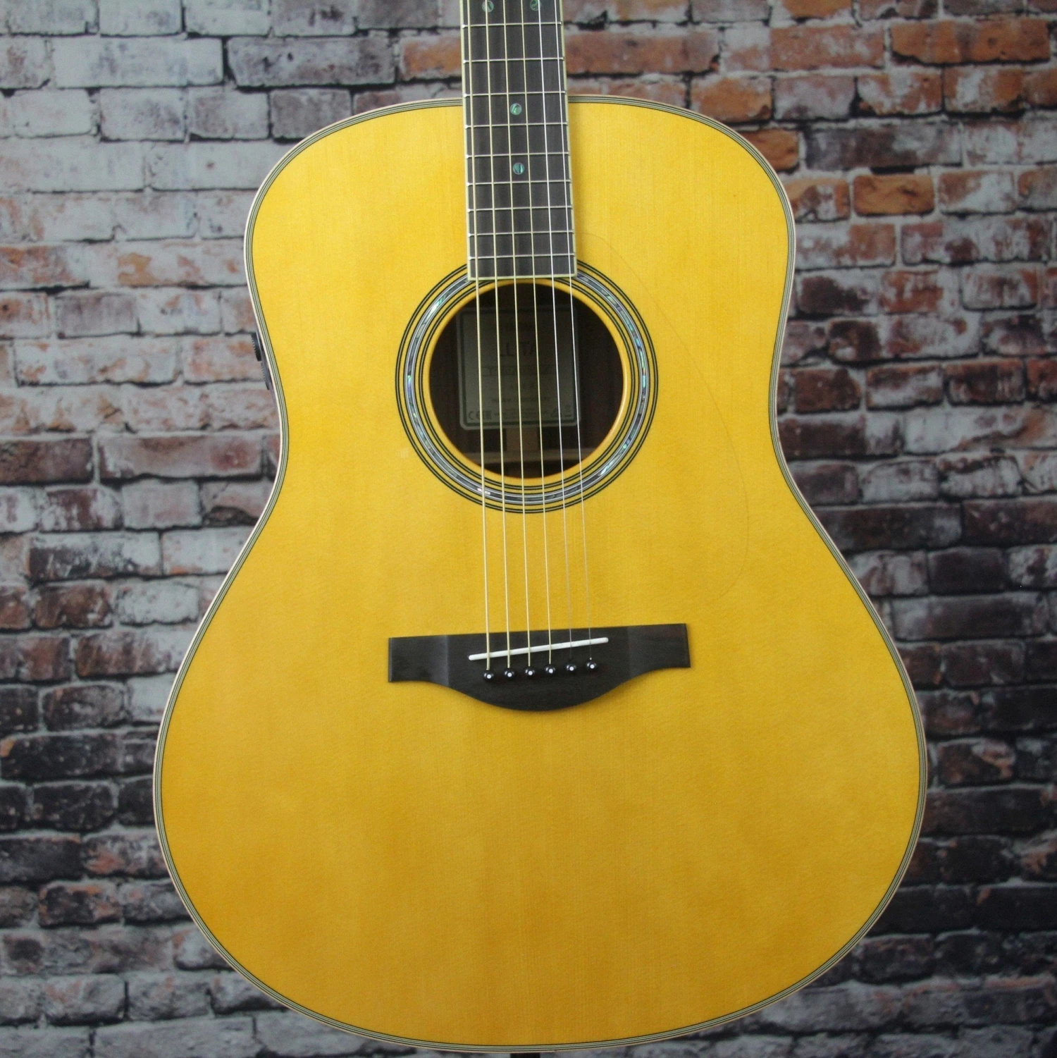 Yamaha TransAcoustic LL-TA Acoustic-Electric Guitar | Vintage Natural 3 Yamaha TransAcoustic LL-TA Acoustic-Electric Guitar | Vintage Natural