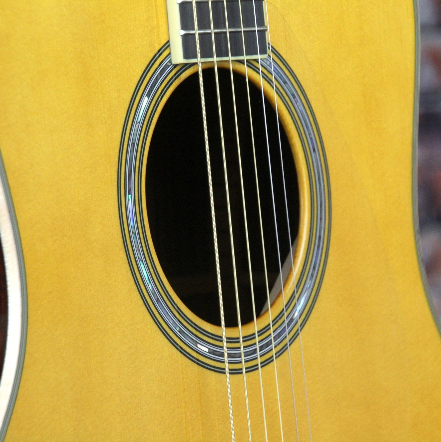 Yamaha TransAcoustic LL-TA Acoustic-Electric Guitar | Vintage Natural 7 Yamaha TransAcoustic LL-TA Acoustic-Electric Guitar | Vintage Natural