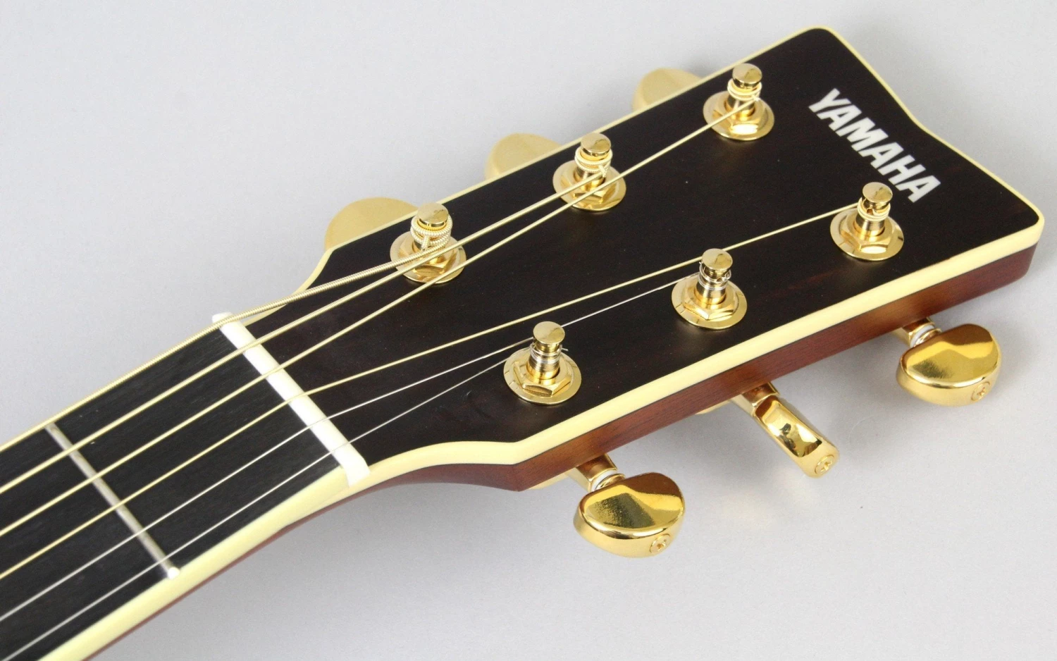 Yamaha TransAcoustic LS-TA Acoustic-Electric Guitar | Brown Sunburst 8 Yamaha TransAcoustic LS-TA Acoustic-Electric Guitar | Brown Sunburst